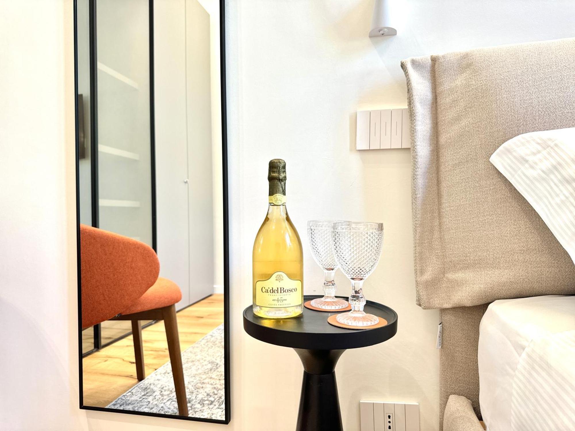 Savoy Luxury Apartment City Center Торино Екстериор снимка