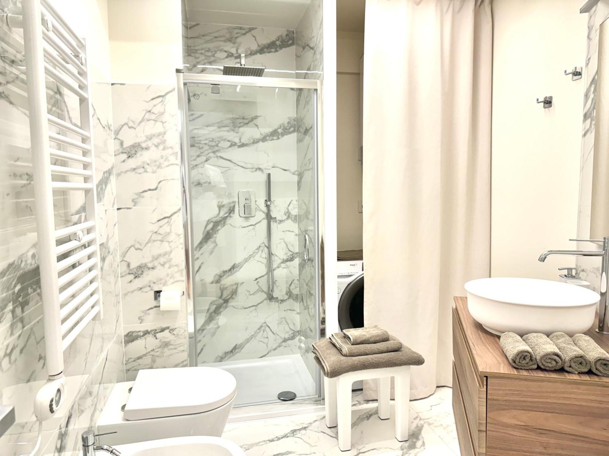 Savoy Luxury Apartment City Center Торино Екстериор снимка